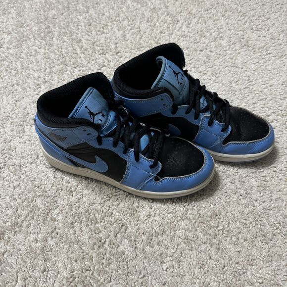 Nike Air Jordan 1 Mid University Blue Black DQ8423-401 Gradeschool Size 5Y 6.5W - Picture 2 of 8
